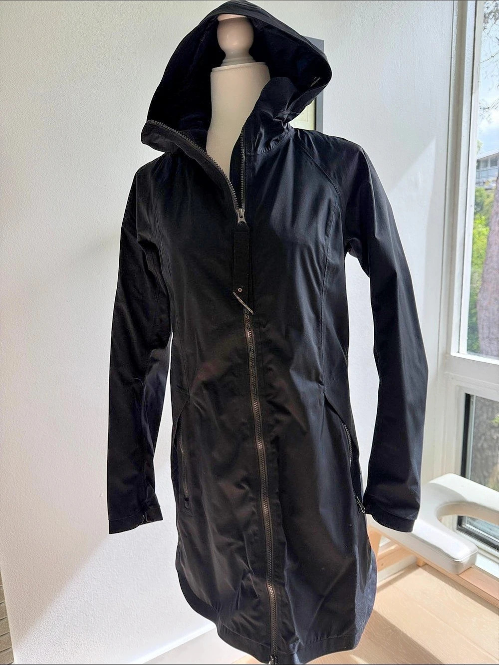lululemon Rain Rebel Jacket Hooded Black Rain Coat